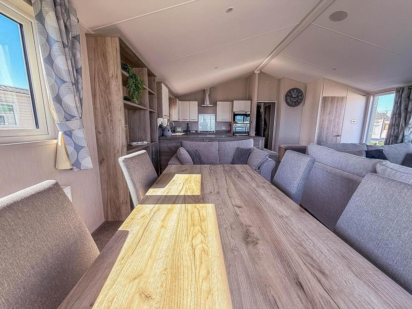 Stunning 6 Berth Lodge With Full Sea Views In Suffolk Ref 68007Cr Lowestoft Buitenkant foto